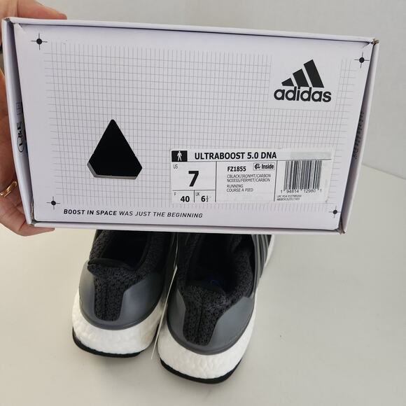 adidas Ultraboost DNA Black/Iron Metallic/Carbon 7 D (M) main image 8